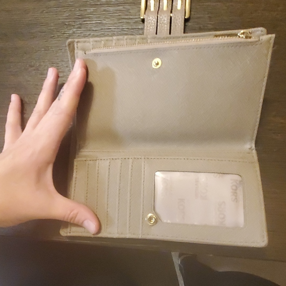 Wallet - Picture 2 of 4
